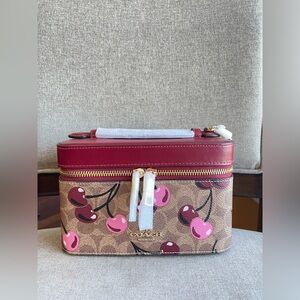 NWT!COACH COSMETIC CASE CROSSBODY BAG IN SIGNATURE WITH CHERRY(CZ025)fast ship